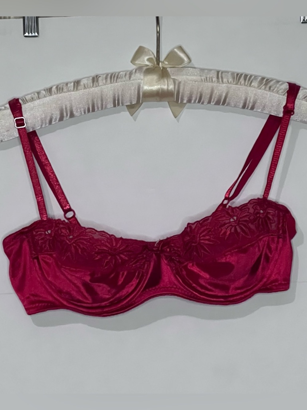 Vintage Red Lace Embroidery & Satin Demi Underwire Bra Size 34B Style 138 Sexy